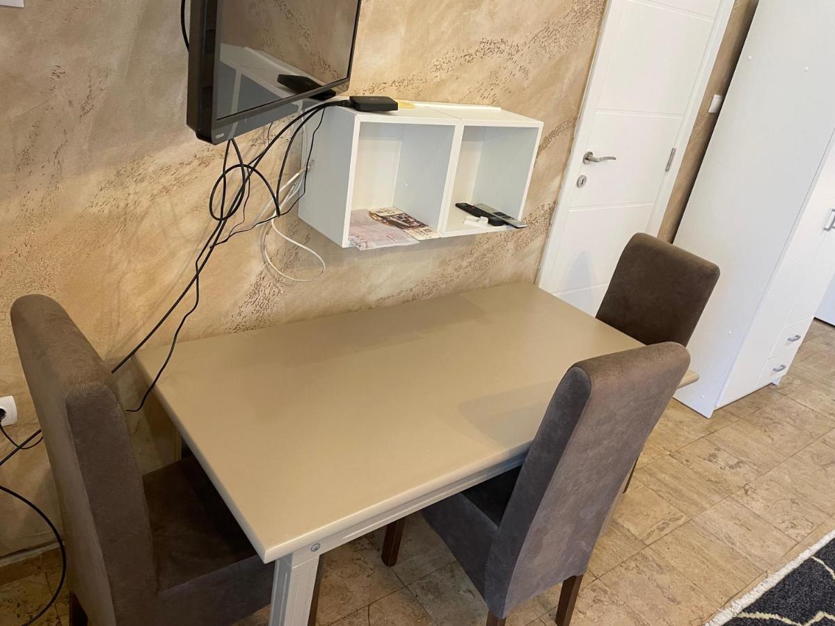 Bora Apartmani - Free Parking - City Center Вранє Екстер'єр фото