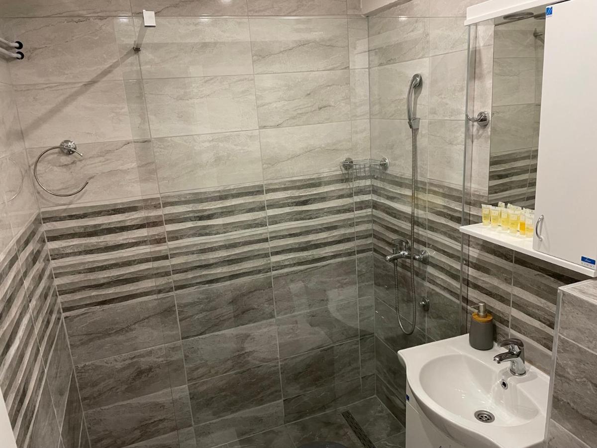 Bora Apartmani - Free Parking - City Center Вранє Екстер'єр фото