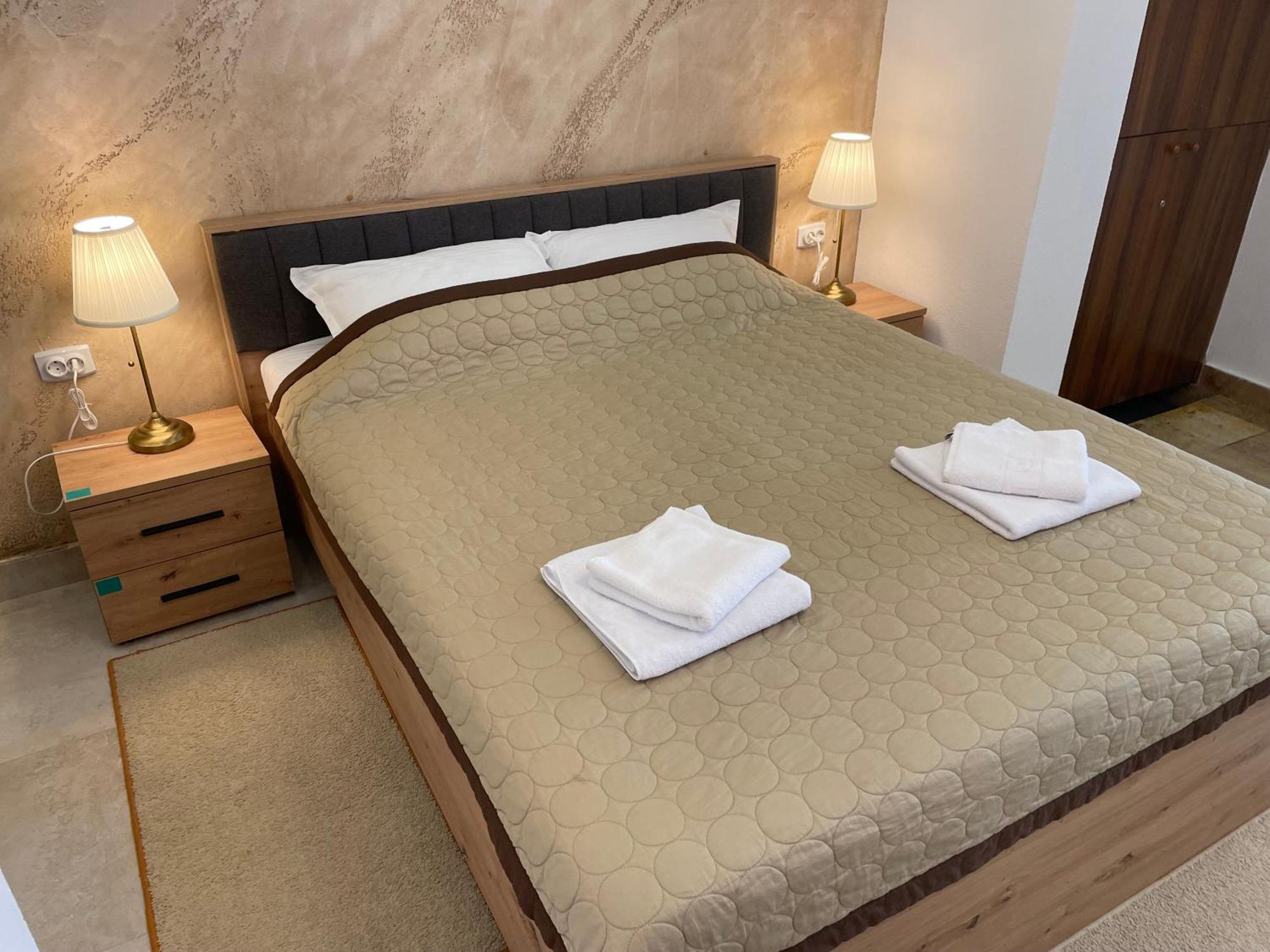 Bora Apartmani - Free Parking - City Center Вранє Екстер'єр фото