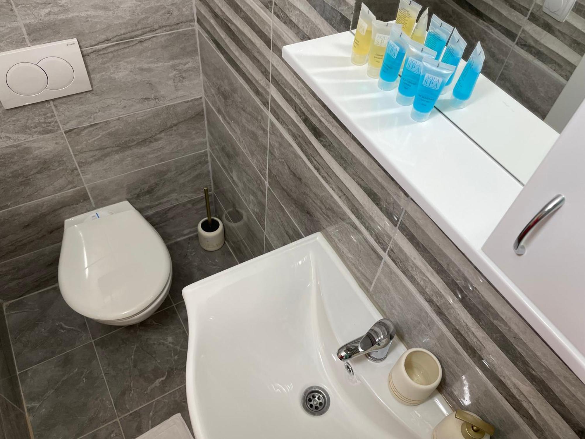 Bora Apartmani - Free Parking - City Center Вранє Екстер'єр фото
