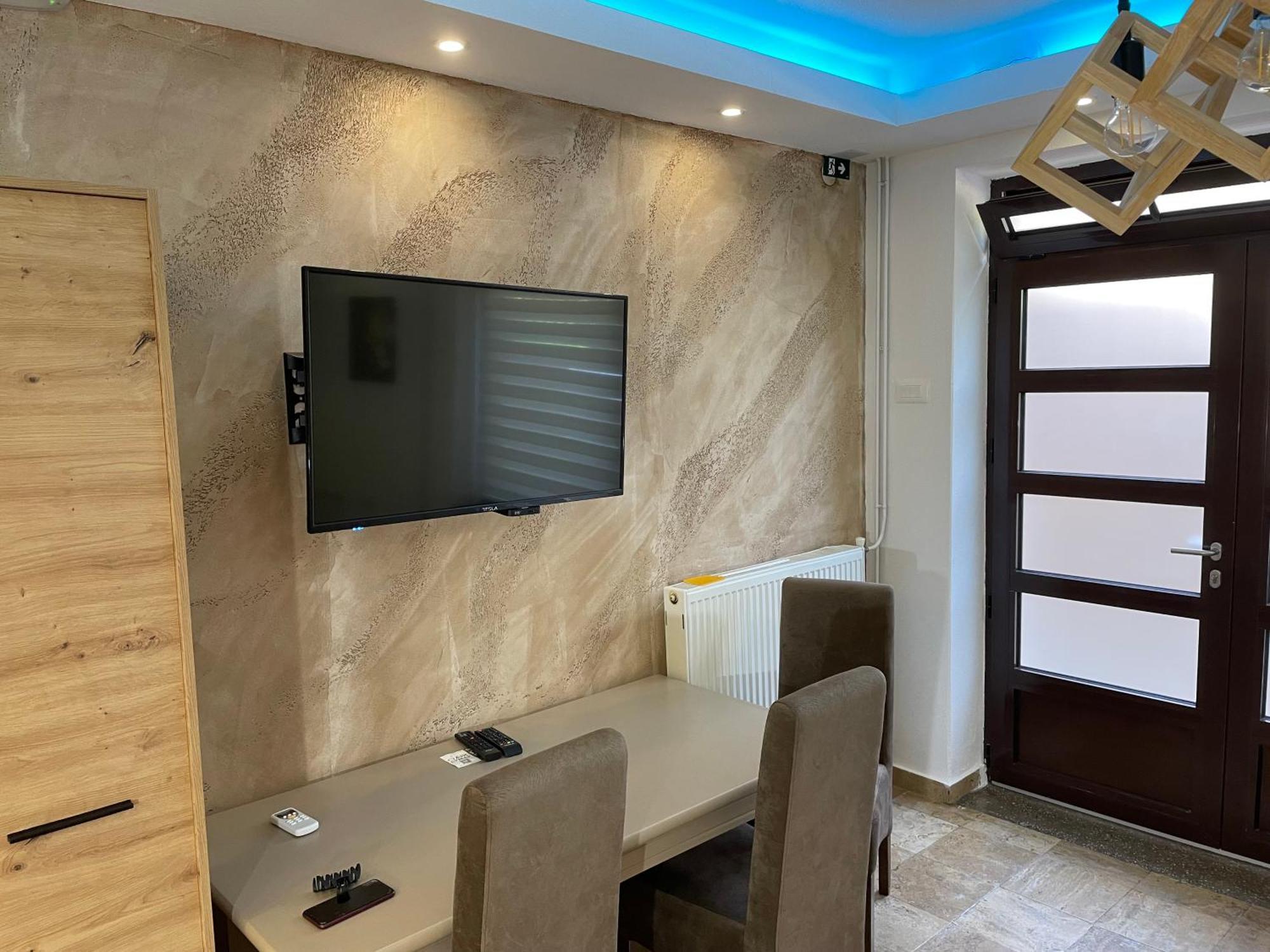 Bora Apartmani - Free Parking - City Center Вранє Екстер'єр фото